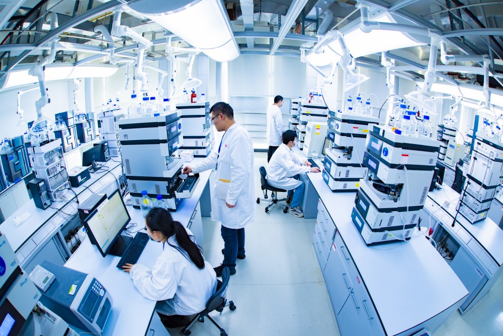 202212011340007375.jpg 17-實(shí)驗(yàn)室全景_副本.jpg